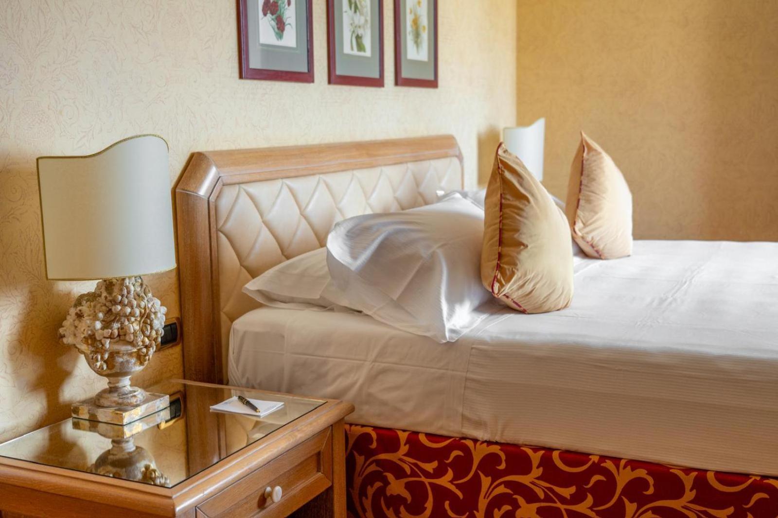 Park Hotel Villa Ariston ลิโด ดิ กามาโยเร ภายนอก รูปภาพ